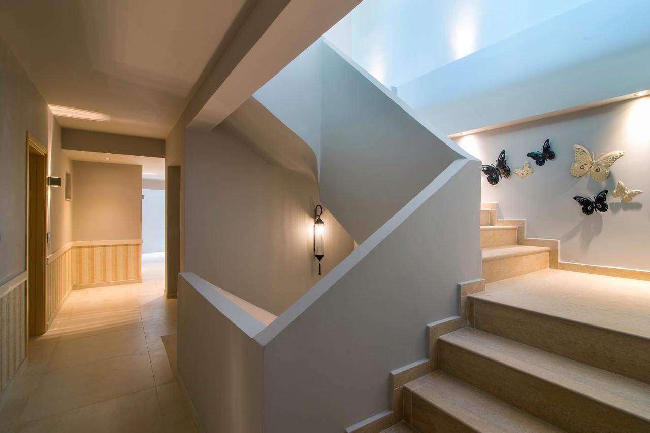 Neikos Mediterraneo Luxury Suites Hanioti Eksteriør billede