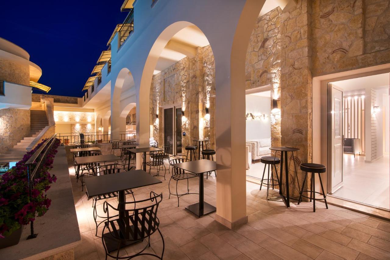 Neikos Mediterraneo Luxury Suites Hanioti Eksteriør billede