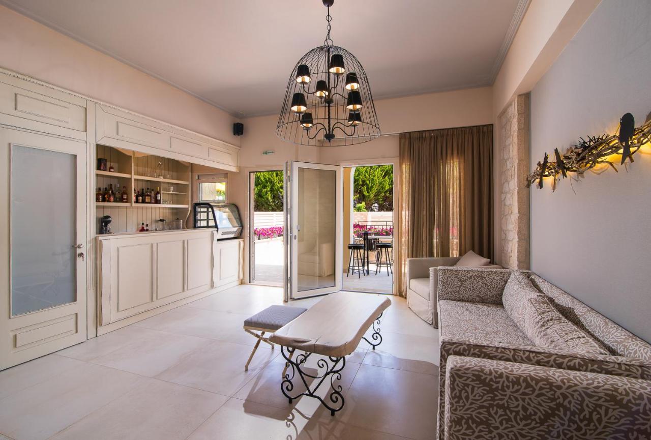 Neikos Mediterraneo Luxury Suites Hanioti Eksteriør billede
